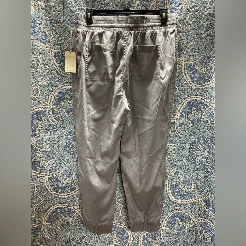 Gray casual everyday pants - Picture 1 of 11
